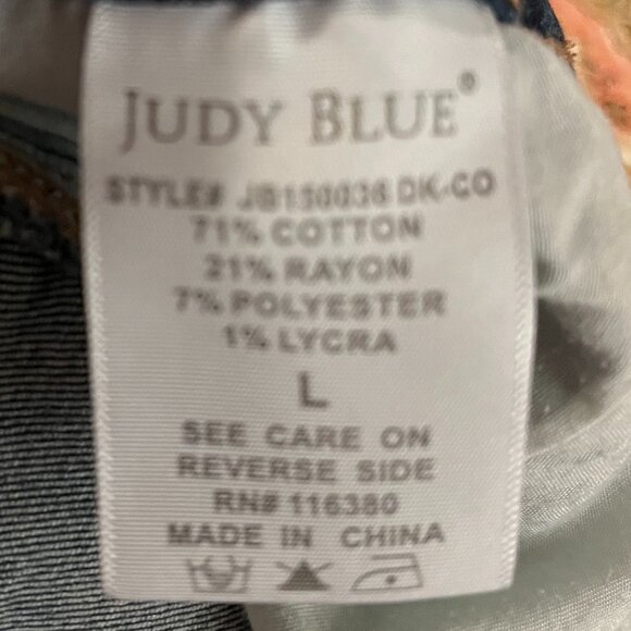 LIKE NEW} Judy Blue, 5-Pocket Mid-Rise, Cuffed Shorts / Size L - Picture 7 of 9